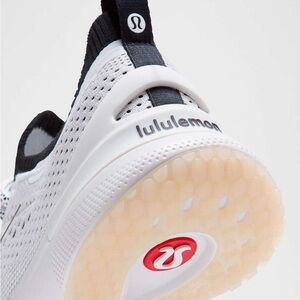 lululemon LIMITED EDITION & SOLD OUT Women’s Chargefeel 3 Workout Show